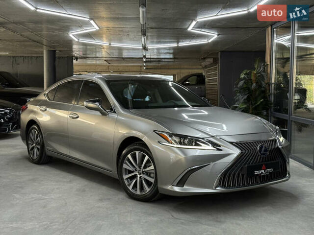 Лексус ЕС 2020 у Одесі на Automoto.ua Сірий Лексус ЕС, об'ємом двигуна 2.49 л та пробігом 2 тис. км за 35900 $, фото 1 на Automoto.ua
