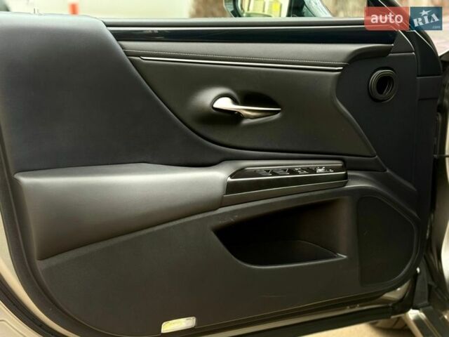 Сірий Лексус ЕС, об'ємом двигуна 2.49 л та пробігом 128 тис. км за 30950 $, фото 18 на Automoto.ua
