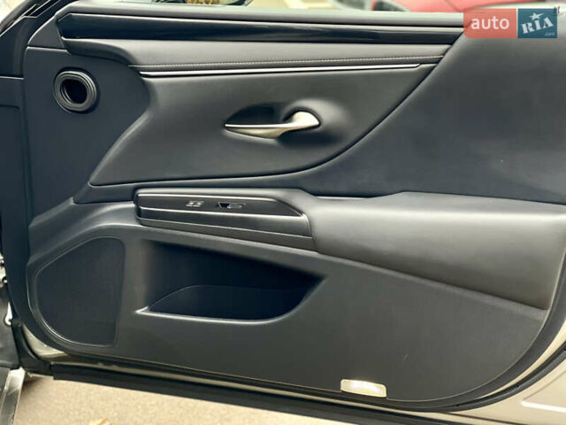 Серый Лексус ЕС, объемом двигателя 2.49 л и пробегом 128 тыс. км за 33500 $, фото 34 на Automoto.ua
