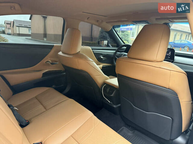 Лексус ЕС 2021 у Дніпро (Дніпропетровську) на Automoto.ua Сірий Лексус ЕС, об'ємом двигуна 2.49 л та пробігом 63 тис. км за 40999 $, фото 51 на Automoto.ua
