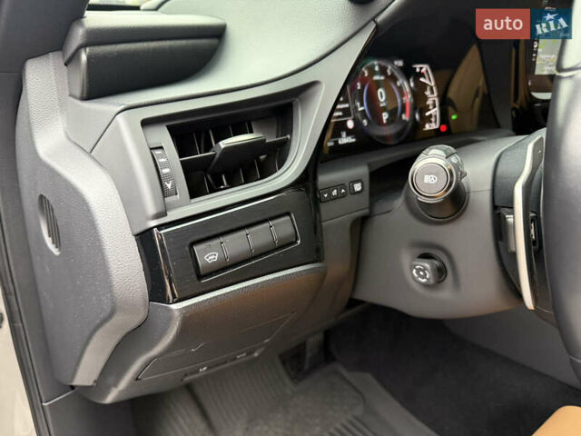 Лексус ЕС 2021 у Дніпро (Дніпропетровську) на Automoto.ua Сірий Лексус ЕС, об'ємом двигуна 2.49 л та пробігом 63 тис. км за 40999 $, фото 35 на Automoto.ua