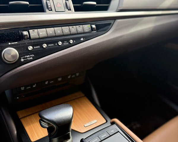 Сірий Лексус ЕС, об'ємом двигуна 3.46 л та пробігом 55 тис. км за 52000 $, фото 15 на Automoto.ua