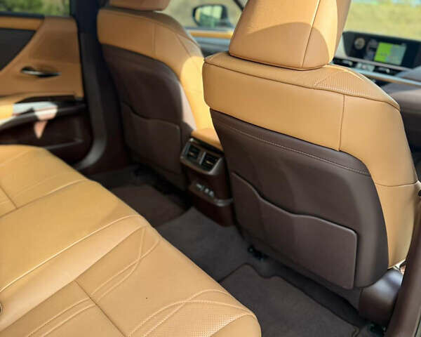 Сірий Лексус ЕС, об'ємом двигуна 3.46 л та пробігом 55 тис. км за 52000 $, фото 6 на Automoto.ua