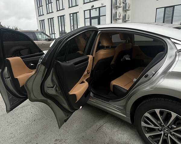 Серый Лексус ЕС, объемом двигателя 1.99 л и пробегом 38 тыс. км за 38000 $, фото 9 на Automoto.ua