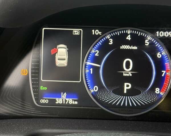 Серый Лексус ЕС, объемом двигателя 1.99 л и пробегом 38 тыс. км за 38000 $, фото 2 на Automoto.ua