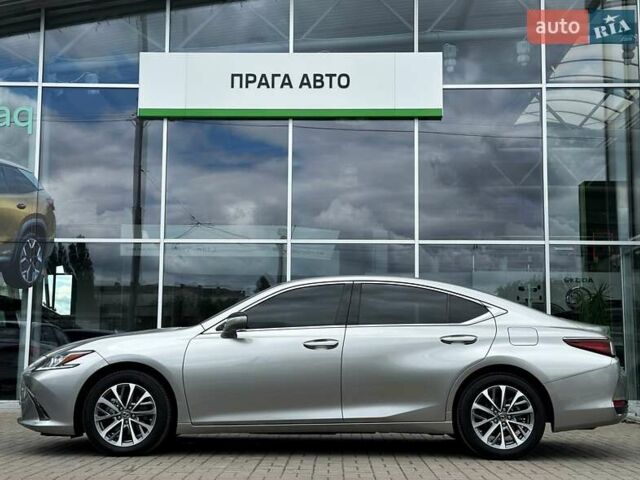 Серый Лексус ЕС, объемом двигателя 2 л и пробегом 42 тыс. км за 37900 $, фото 1 на Automoto.ua
