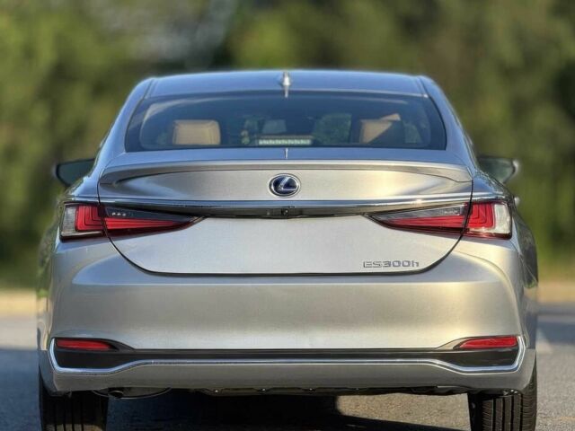 Серый Лексус ЕС, объемом двигателя 2.5 л и пробегом 22 тыс. км за 11000 $, фото 5 на Automoto.ua