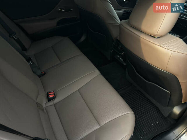 Серый Лексус ЕС, объемом двигателя 2.49 л и пробегом 70 тыс. км за 36999 $, фото 12 на Automoto.ua