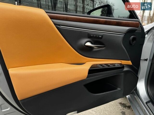 Сірий Лексус ЕС, об'ємом двигуна 2.5 л та пробігом 42 тис. км за 39490 $, фото 35 на Automoto.ua