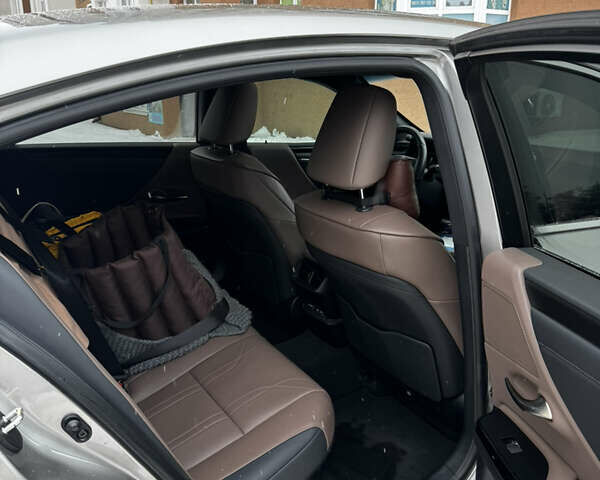 Сірий Лексус ЕС, об'ємом двигуна 2.49 л та пробігом 41 тис. км за 49900 $, фото 10 на Automoto.ua