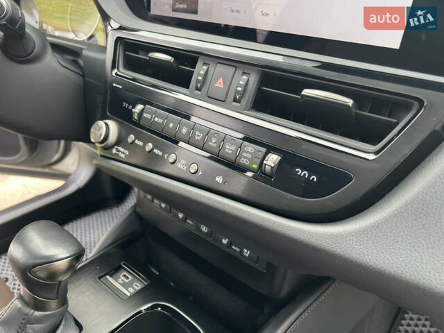 Серый Лексус ЕС, объемом двигателя 2.49 л и пробегом 57 тыс. км за 56500 $, фото 63 на Automoto.ua