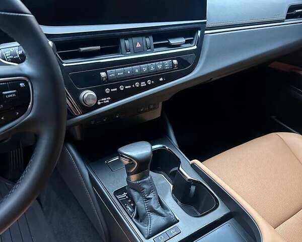 Серый Лексус ЕС, объемом двигателя 2.5 л и пробегом 40 тыс. км за 39000 $, фото 12 на Automoto.ua