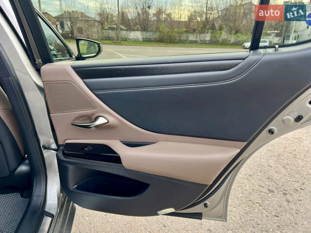 Сірий Лексус ЕС, об'ємом двигуна 2.49 л та пробігом 57 тис. км за 55900 $, фото 51 на Automoto.ua