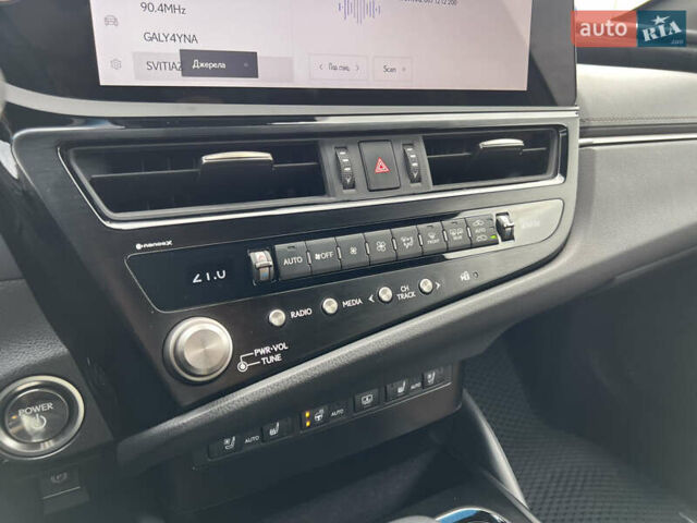 Сірий Лексус ЕС, об'ємом двигуна 2.49 л та пробігом 57 тис. км за 55900 $, фото 44 на Automoto.ua