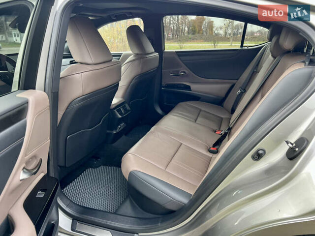 Серый Лексус ЕС, объемом двигателя 2.49 л и пробегом 57 тыс. км за 55900 $, фото 47 на Automoto.ua