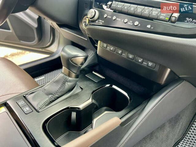 Сірий Лексус ЕС, об'ємом двигуна 2.49 л та пробігом 57 тис. км за 55900 $, фото 62 на Automoto.ua