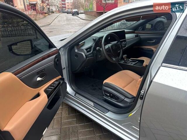 Серый Лексус ЕС, объемом двигателя 2.5 л и пробегом 40 тыс. км за 39000 $, фото 10 на Automoto.ua