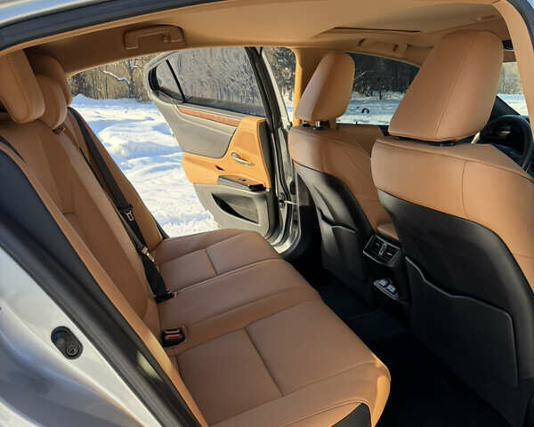 Сірий Лексус ЕС, об'ємом двигуна 2.49 л та пробігом 19 тис. км за 53500 $, фото 22 на Automoto.ua