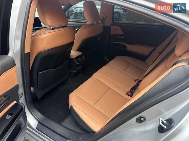 Серый Лексус ЕС, объемом двигателя 2.5 л и пробегом 40 тыс. км за 39000 $, фото 15 на Automoto.ua