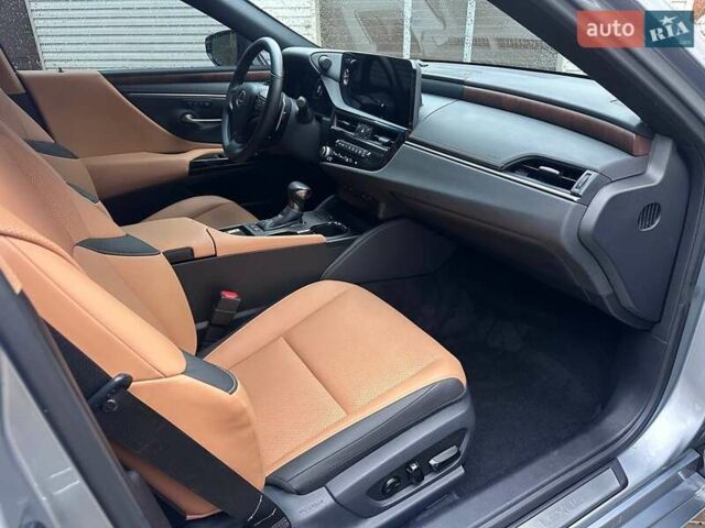 Серый Лексус ЕС, объемом двигателя 2.5 л и пробегом 40 тыс. км за 39000 $, фото 19 на Automoto.ua