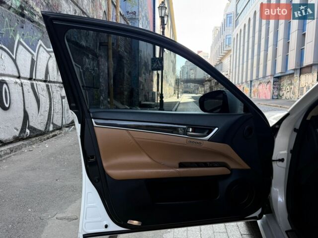 Белый Лексус ГС, объемом двигателя 3.5 л и пробегом 140 тыс. км за 21900 $, фото 49 на Automoto.ua