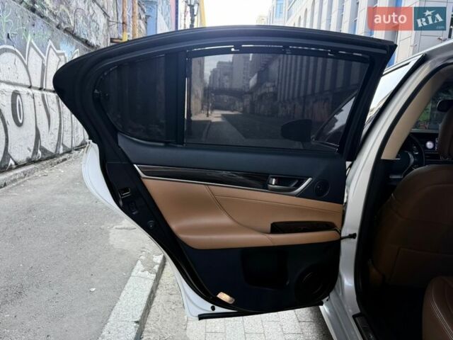 Белый Лексус ГС, объемом двигателя 3.5 л и пробегом 140 тыс. км за 21900 $, фото 98 на Automoto.ua
