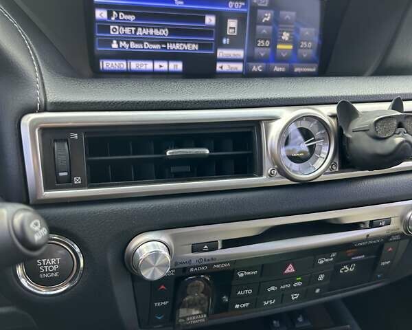 Белый Лексус ГС, объемом двигателя 3.46 л и пробегом 140 тыс. км за 17000 $, фото 3 на Automoto.ua