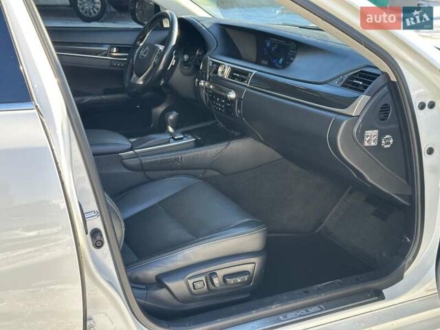 Білий Лексус ГС, об'ємом двигуна 2.49 л та пробігом 299 тис. км за 16990 $, фото 21 на Automoto.ua