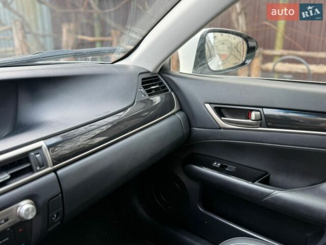 Білий Лексус ГС, об'ємом двигуна 2.5 л та пробігом 184 тис. км за 17600 $, фото 30 на Automoto.ua
