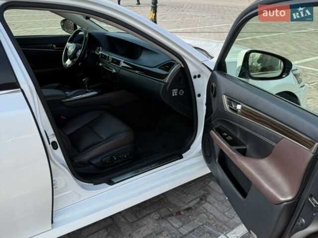 Білий Лексус ГС, об'ємом двигуна 2 л та пробігом 314 тис. км за 20000 $, фото 17 на Automoto.ua