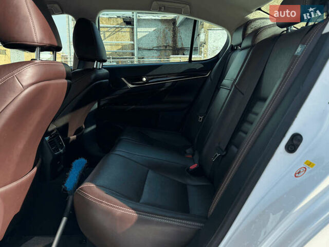 Белый Лексус ГС, объемом двигателя 2 л и пробегом 313 тыс. км за 19790 $, фото 37 на Automoto.ua