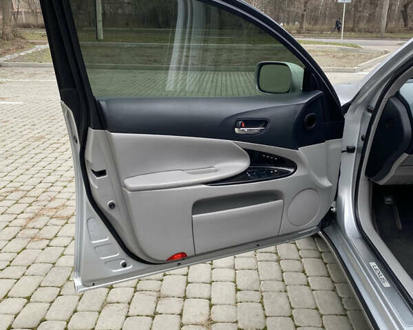 Серый Лексус ГС, объемом двигателя 3 л и пробегом 465 тыс. км за 10000 $, фото 10 на Automoto.ua