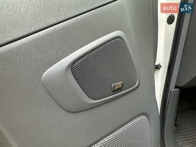 Белый Лексус ГХ, объемом двигателя 4.66 л и пробегом 252 тыс. км за 17400 $, фото 44 на Automoto.ua