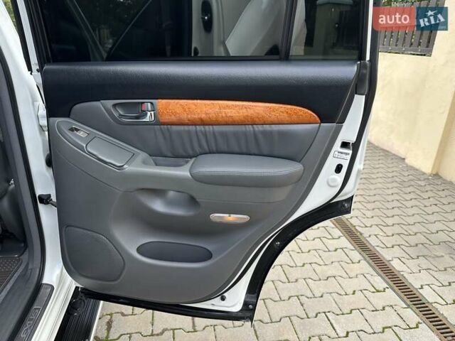 Білий Лексус ГХ, об'ємом двигуна 4.66 л та пробігом 252 тис. км за 17400 $, фото 50 на Automoto.ua