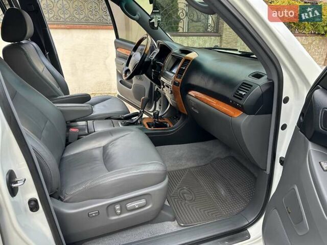 Білий Лексус ГХ, об'ємом двигуна 4.66 л та пробігом 252 тис. км за 17400 $, фото 54 на Automoto.ua