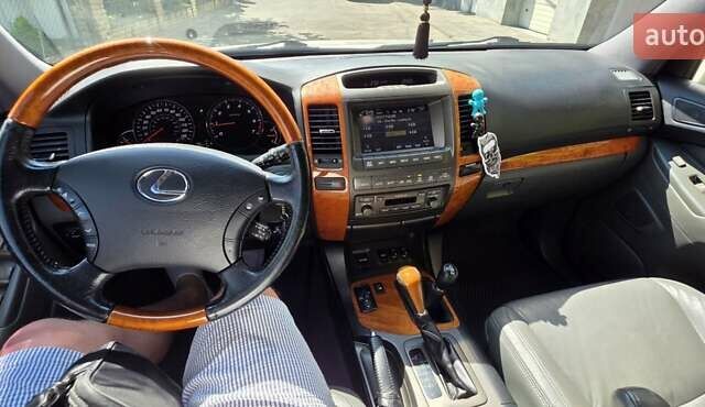 Лексус ГХ 2007 у Чернівцях на Automoto.ua Білий Лексус ГХ, об'ємом двигуна 4.66 л та пробігом 156 тис. км за 22500 $, фото 9 на Automoto.ua