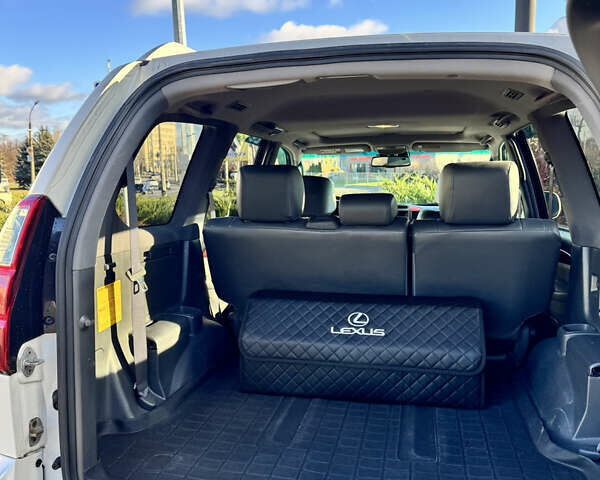 Белый Лексус ГХ, объемом двигателя 4.7 л и пробегом 291 тыс. км за 17200 $, фото 23 на Automoto.ua