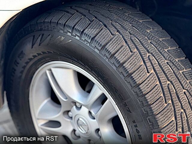 Белый Лексус ГХ, объемом двигателя 4.7 л и пробегом 167 тыс. км за 16800 $, фото 6 на Automoto.ua