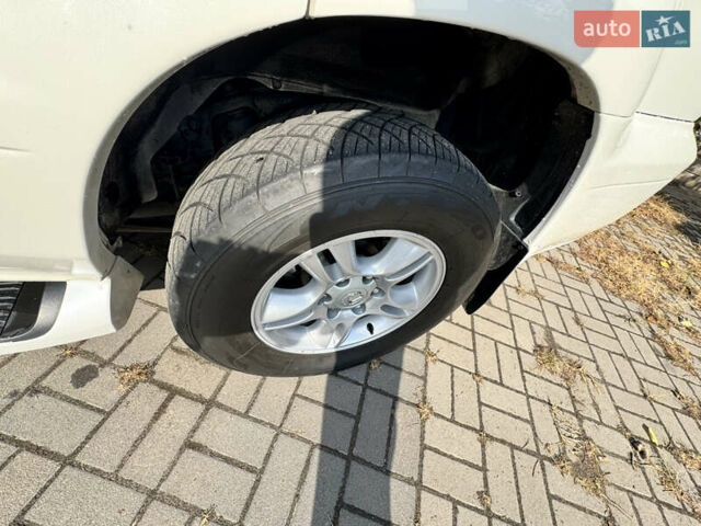 Белый Лексус ГХ, объемом двигателя 4.66 л и пробегом 261 тыс. км за 17400 $, фото 12 на Automoto.ua