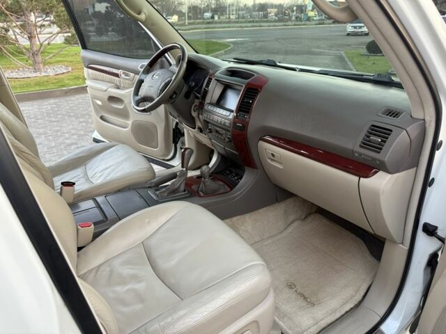 Белый Лексус ГХ, объемом двигателя 4.7 л и пробегом 167 тыс. км за 16800 $, фото 5 на Automoto.ua