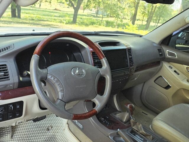 Лексус ГХ 2008 в Марганце на Automoto.ua Белый Лексус ГХ, объемом двигателя 4.7 л и пробегом 253 тыс. км за 19500 $, фото 6 на Automoto.ua