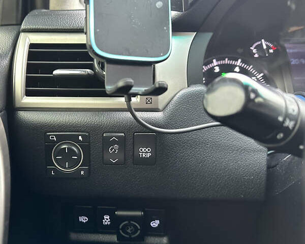 Белый Лексус ГХ, объемом двигателя 4.6 л и пробегом 249 тыс. км за 26500 $, фото 14 на Automoto.ua