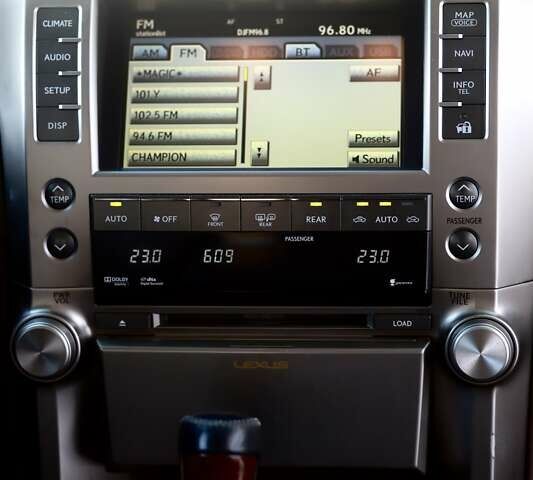 Белый Лексус ГХ, объемом двигателя 4.6 л и пробегом 285 тыс. км за 22500 $, фото 14 на Automoto.ua