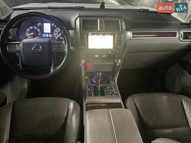 Белый Лексус ГХ, объемом двигателя 4.61 л и пробегом 206 тыс. км за 22900 $, фото 10 на Automoto.ua
