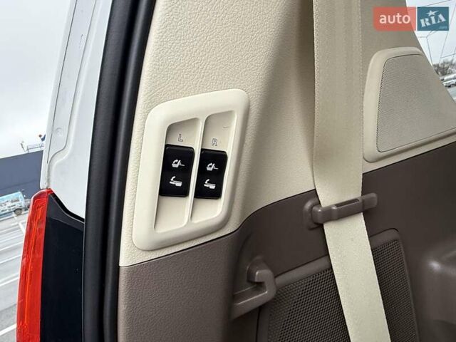 Білий Лексус ГХ, об'ємом двигуна 4.61 л та пробігом 138 тис. км за 28500 $, фото 20 на Automoto.ua