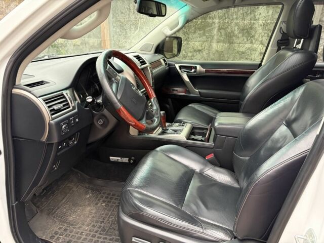 Белый Лексус ГХ, объемом двигателя 4.6 л и пробегом 293 тыс. км за 20500 $, фото 11 на Automoto.ua