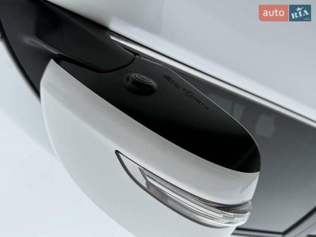Білий Лексус ГХ, об'ємом двигуна 4.61 л та пробігом 138 тис. км за 28500 $, фото 8 на Automoto.ua