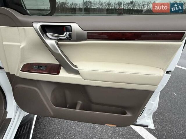 Білий Лексус ГХ, об'ємом двигуна 4.61 л та пробігом 138 тис. км за 28500 $, фото 15 на Automoto.ua