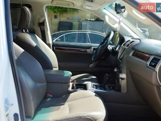 Белый Лексус ГХ, объемом двигателя 4.61 л и пробегом 216 тыс. км за 27500 $, фото 44 на Automoto.ua