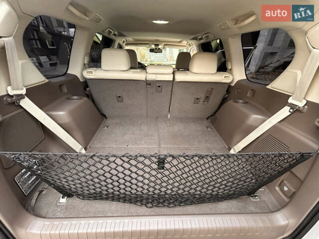 Белый Лексус ГХ, объемом двигателя 4.61 л и пробегом 152 тыс. км за 25000 $, фото 12 на Automoto.ua